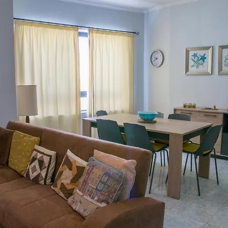 First Floor Corner Close To The Promenade Tban1-1